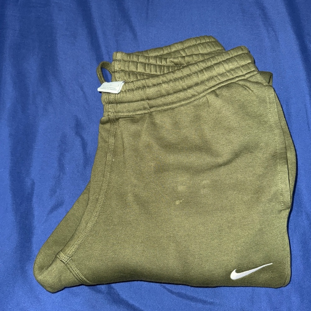 Nike sweatpant joggers